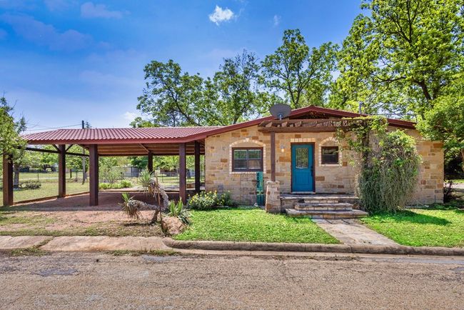 805 Wheeler St, Home with 2 bedrooms, 1 bathrooms and 2 parking in Mason TX | Image 6