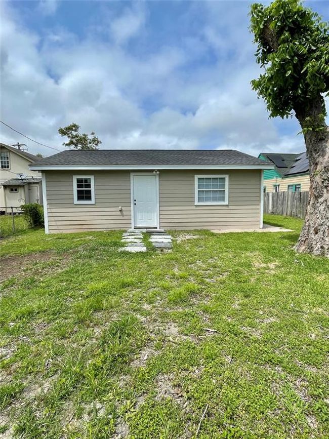 527 W 4 Th St, House other with 5 bedrooms, 3 bathrooms and null parking in Freeport TX | Image 37