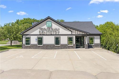 10800 E 77th Ter, Raytown, MO, 64138-2331 | Card Image