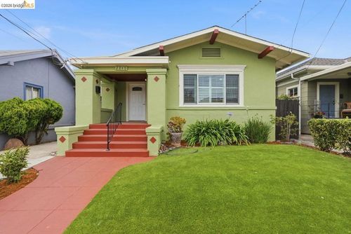 2840 Stanton St, Berkeley, CA, 94702-2523 | Card Image