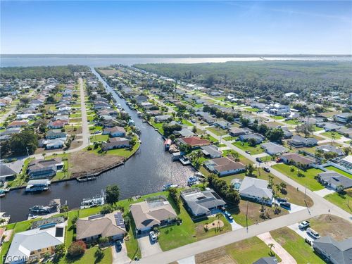 2041 Se 16th St, Cape Coral, FL, 33990-3814 | Card Image