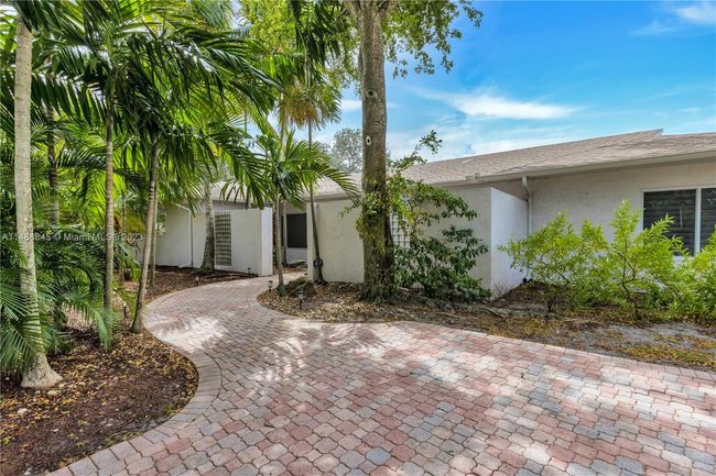 1611 Sw 54th Ter, House other with 6 bedrooms, 4 bathrooms and null parking in Plantation FL | Image 44