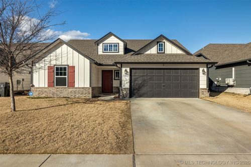 2008 E Union St, Broken Arrow, OK, 74011-7466 | Card Image
