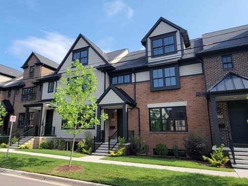 628 Maple St, Plymouth, MI, 48170-1748 | Card Image