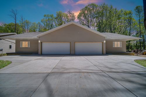 1528 S Woodland Ave, Michigan City, IN, 46360-7125 | Card Image