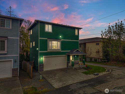 1011 94th Dr Ne, Lake Stevens, WA, 98258-7813 | Card Image