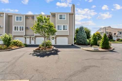 76-76 Merwin Ave, Milford, CT, 06460-7947 | Card Image