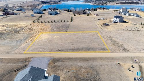 2 Reed Ct Court, Canistota, SD, 57012 | Card Image