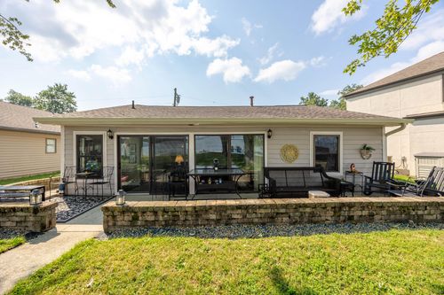 9197 Maple St, Huntsville, OH, 43324-9654 | Card Image