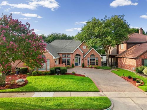 521 Palm Desert Dr, Garland, TX, 75044-5001 | Card Image