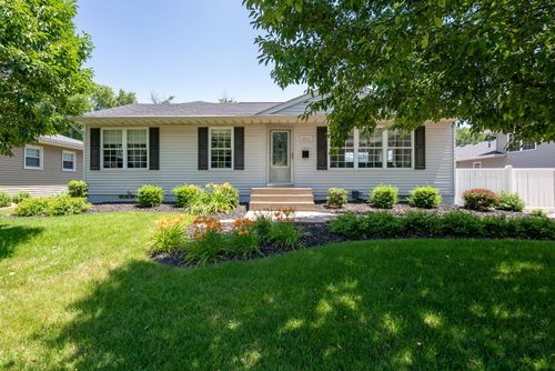 2211 N Ohio Ave, Davenport, IA, 52804-2731 | Card Image