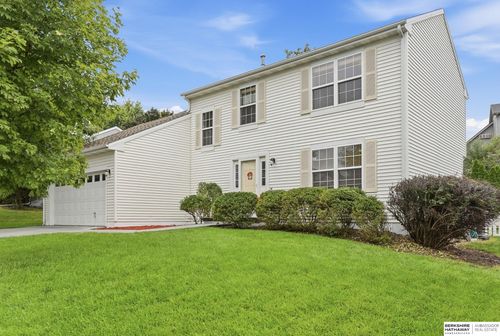 9823 Brentwood Dr, La Vista, NE, 68128-4241 | Card Image
