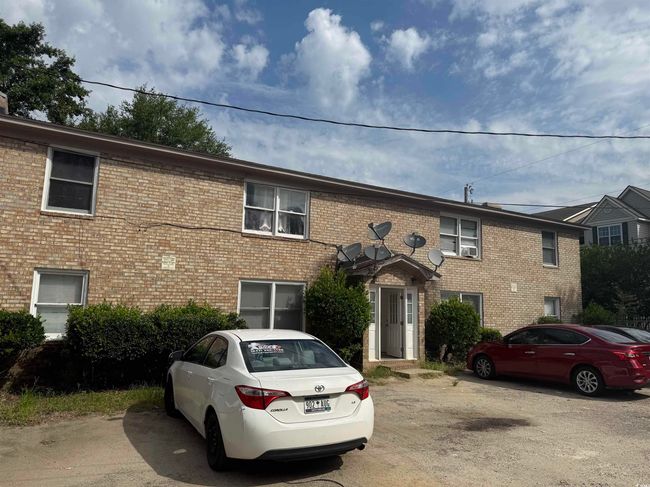 Colonial home with brick siding | Image 7