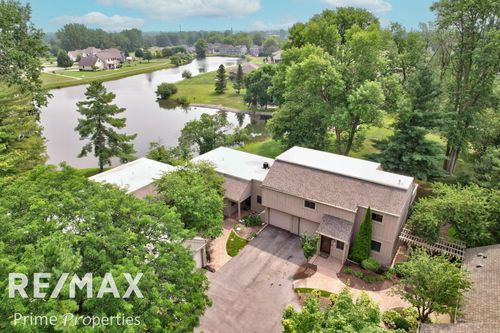 2383 Muirhead Dr, Bay City, MI, 48706-9346 | Card Image