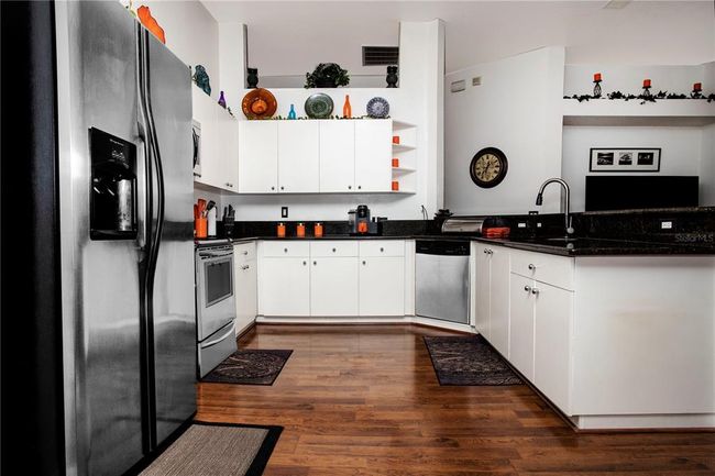 KITCHEN | Image 16
