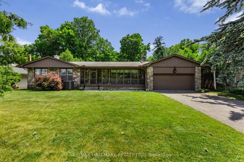 73 Forest Grove Dr, North York, ON, M2K1Z4 | Card Image