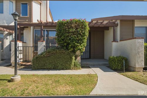 98-4600 Beechwood St, Bakersfield, CA, 93309-6492 | Card Image