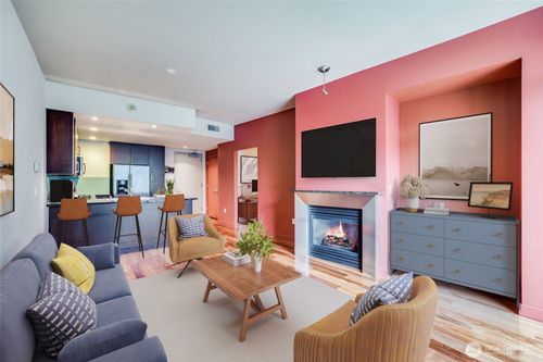 apt-w803-900 Lenora St, Seattle, WA, 98121-3161 | Card Image