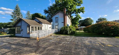 545 E Main St, Pinckney, MI, 48169-8052 | Card Image