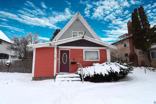 611 Beaser Ave, Ashland, WI, 54806-2752 | Card Image
