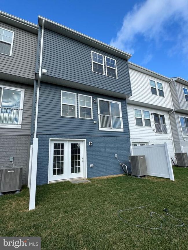 21 Scrub Pine Ct, Townhouse with 3 bedrooms, 3 bathrooms and null parking in BUNKER HILL WV | Image 19