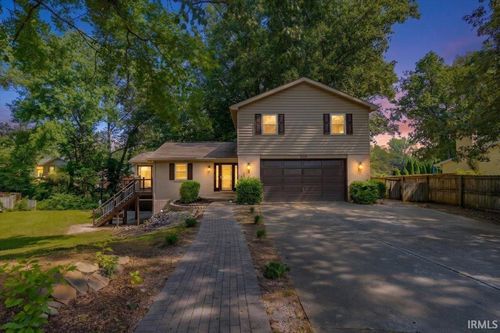 624 Forest Park Dr, Newburgh, IN, 47630-1583 | Card Image