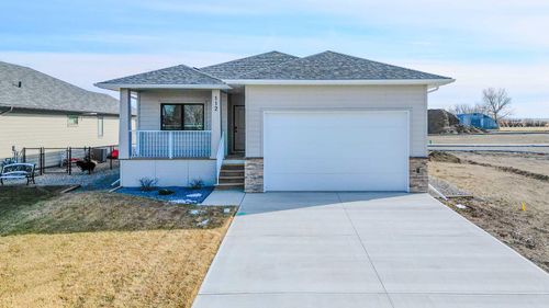 112 E 300 S, Raymond, AB, T0K | Card Image