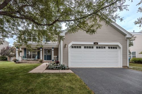889 Honeysuckle Ln, Aurora, IL, 60506-8840 | Card Image