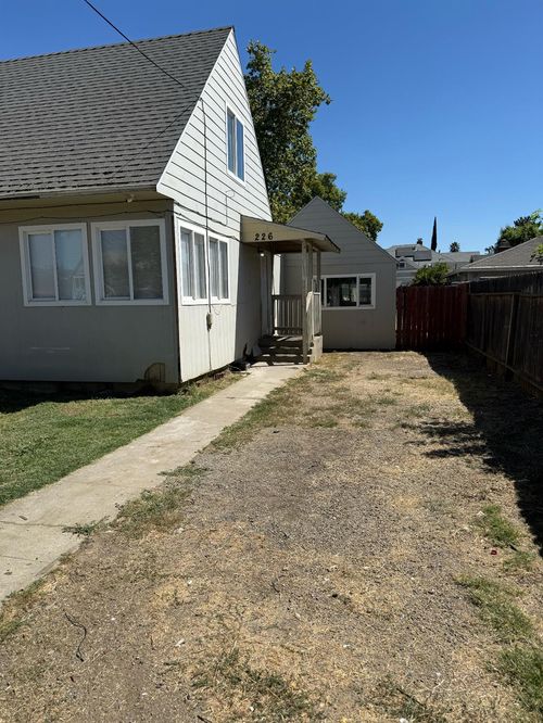 226 18th St, Marysville, CA, 95901-4208 | Card Image