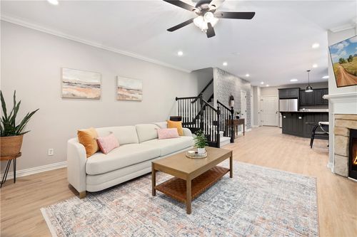 4198 W Bradstreet Ln, Fayetteville, AR, 72704-7541 | Card Image