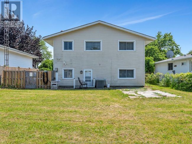 10670 Lambeth Rd, House other with 3 bedrooms, 2 bathrooms and null parking in Windsor ON | Image 33