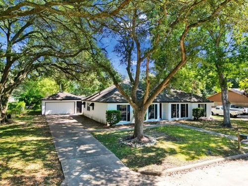 1215 Briar Ln, Wharton, TX, 77488-4303 | Card Image