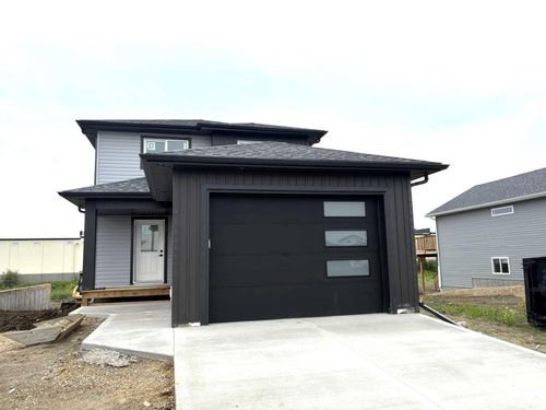 125 Hampton Crescent, Sylvan Lake, AB, T4S1S8 | Card Image