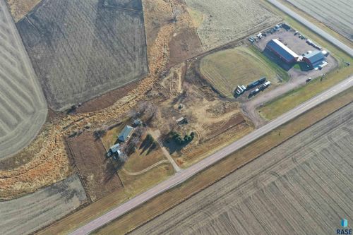 27980 Sd-17 Hwy Highway, Lennox, SD, 57039-5645 | Card Image