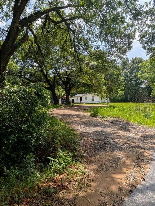 6425 Boykin Rd, Theodore, AL, 36582-3943 | Card Image