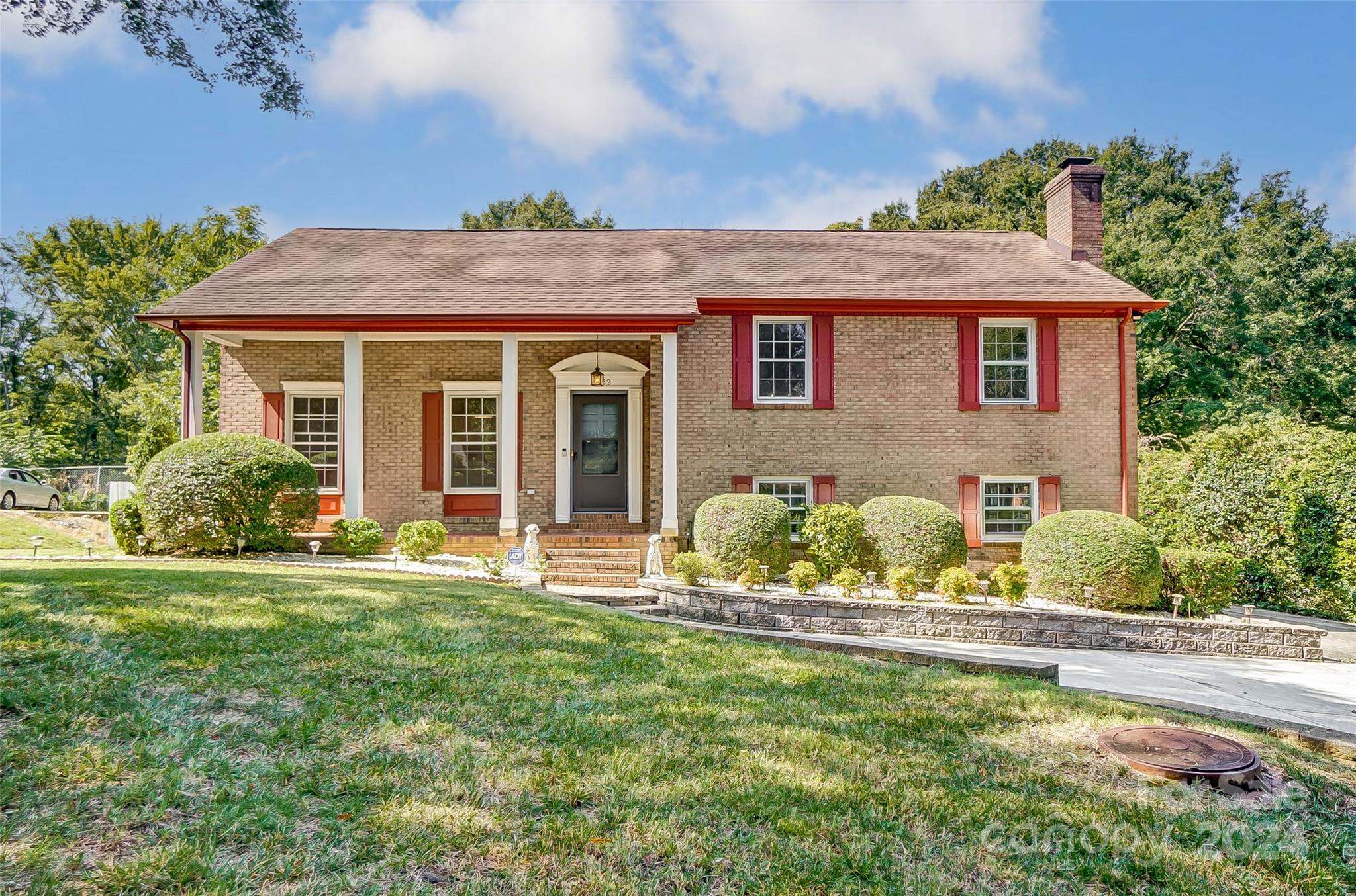 Montibello Dr, Charlotte, NC 28226