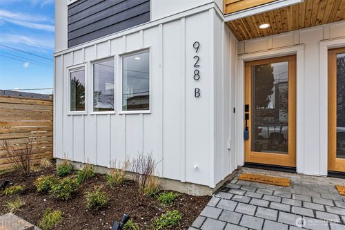 b-928 Nw 57th St, Seattle, WA, 98107-2847 | Card Image