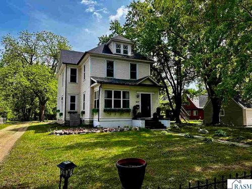 607 N Minnesota Ave, Saint Peter, MN, 56082-2420 | Card Image