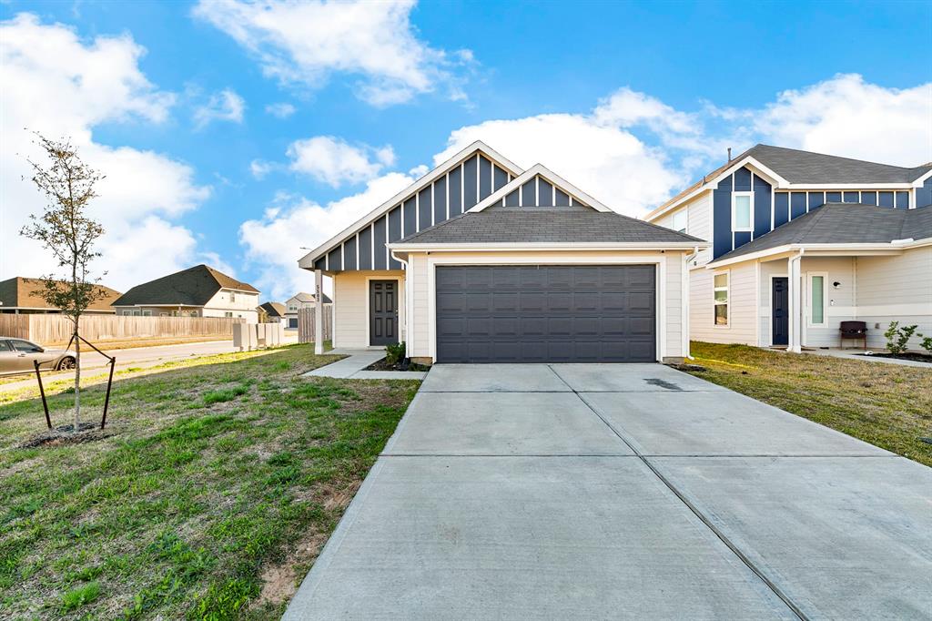 Briana Dee Dr, Rosharon, TX 77583