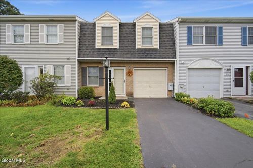 31 Bridgewood Ln, Watervliet, NY, 12189-3450 | Card Image