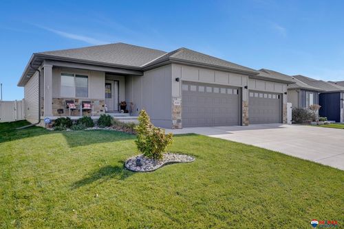 610 N 105th St, Lincoln, NE, 68527-2504 | Card Image