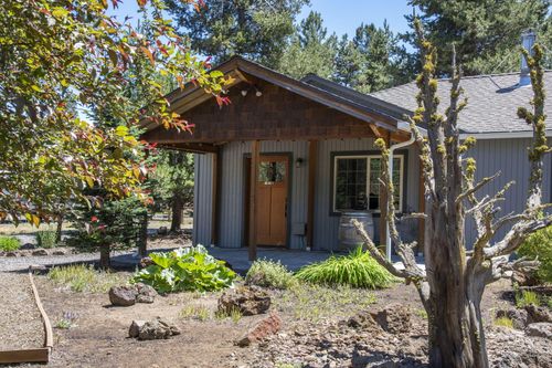 16111 Lava Dr, La Pine, OR, 97739-9606 | Card Image