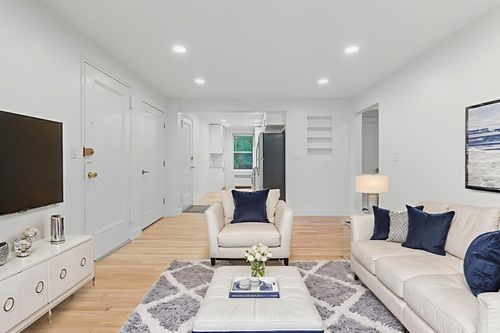 apt-2-140 Beaconsfield Rd, Brookline, MA, 02445-3319 | Card Image