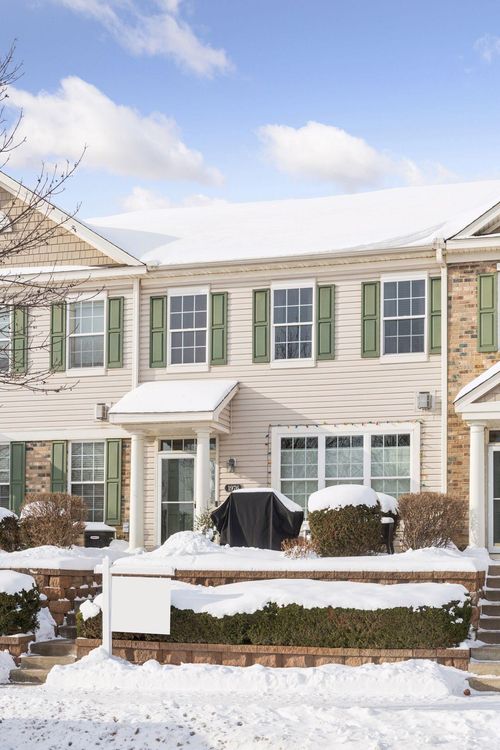 1976 Clover Ridge Dr, Chaska, MN, 55318-2954 | Card Image