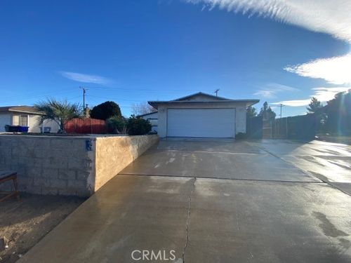 16407 La Paz, Victorville, CA, 92395 | Card Image