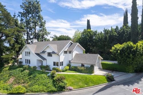 3592 Alana Dr, Sherman Oaks, CA, 91403-4702 | Card Image