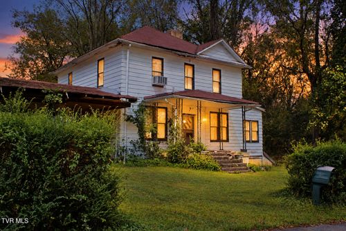 847 Leigh Ave, Pennington Gap, VA, 24277-1335 | Card Image