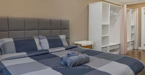 1246 Landfair Cres, Oakville, ON, L6H2N3 | Card Image