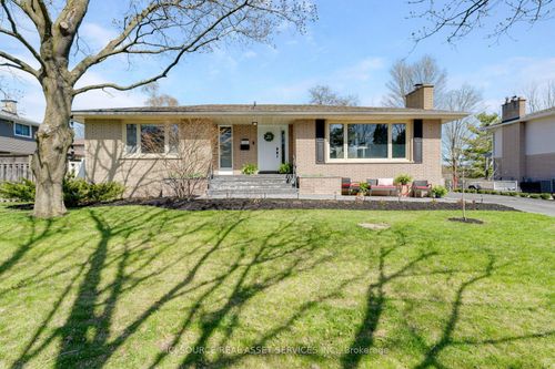 737 Holgate Crescent, Kingston, ON, K7M5A7 | Card Image