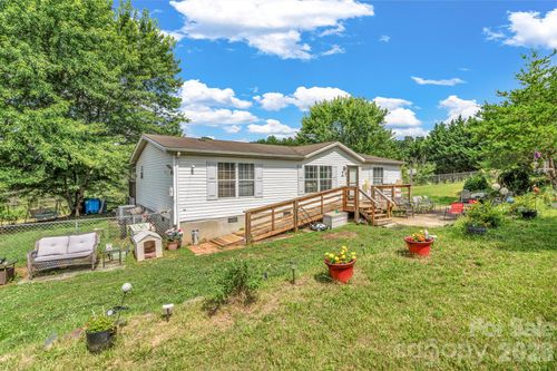 147 High Valley Estates Dr, Alexander, NC, 28701-8708 | Card Image